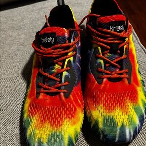 Men's Vibrant Athletic Shoes